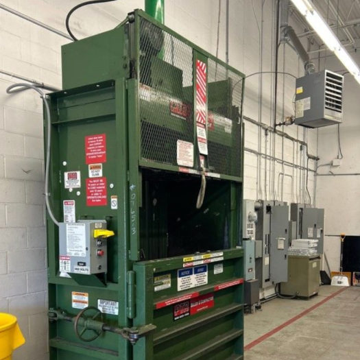Equipment detail _ vertical-balers 1 CRA green vertical baler